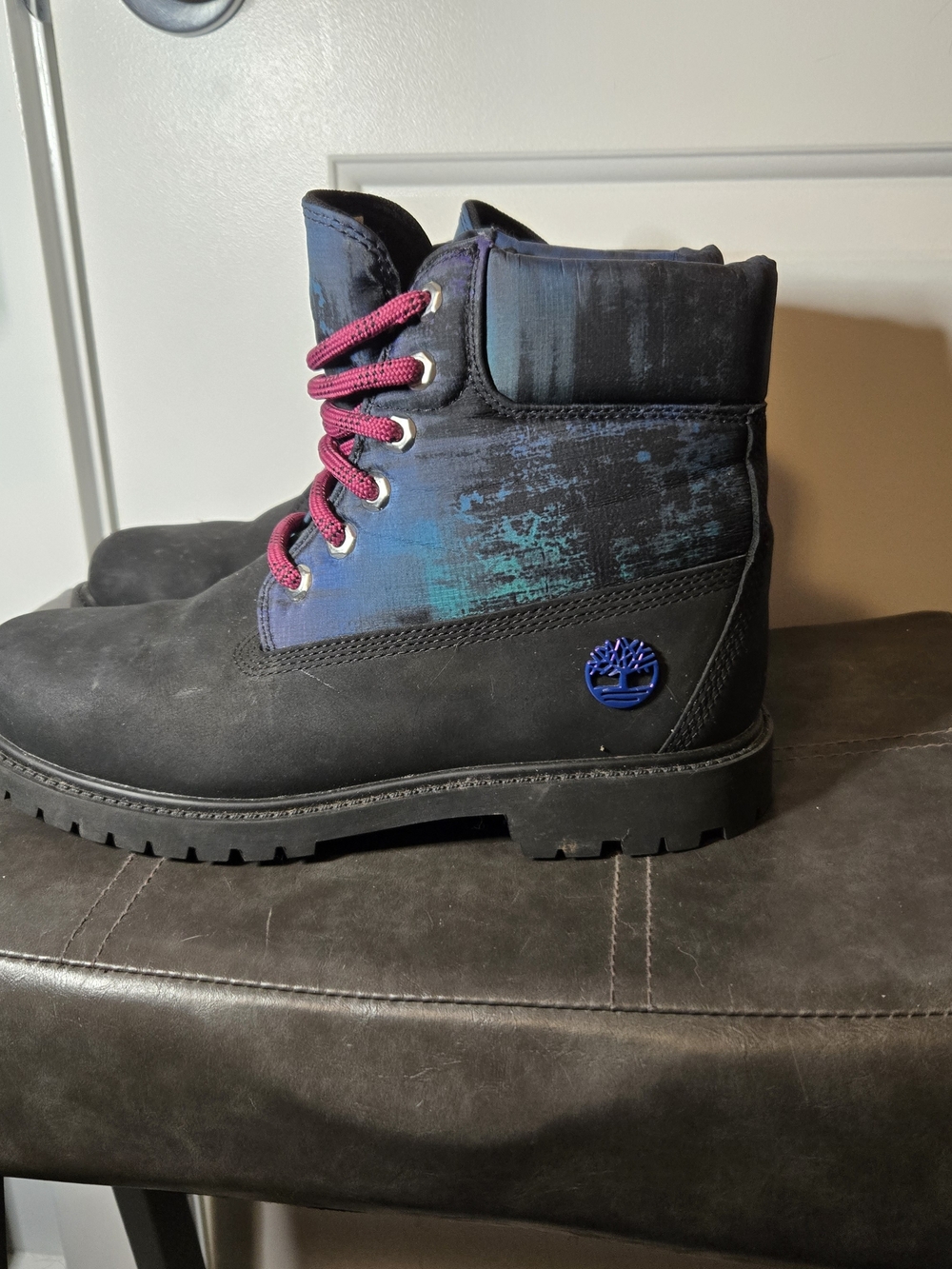 Timberland Black Nubuck Lace-Up Boots with Blue Accent and Pink Laces